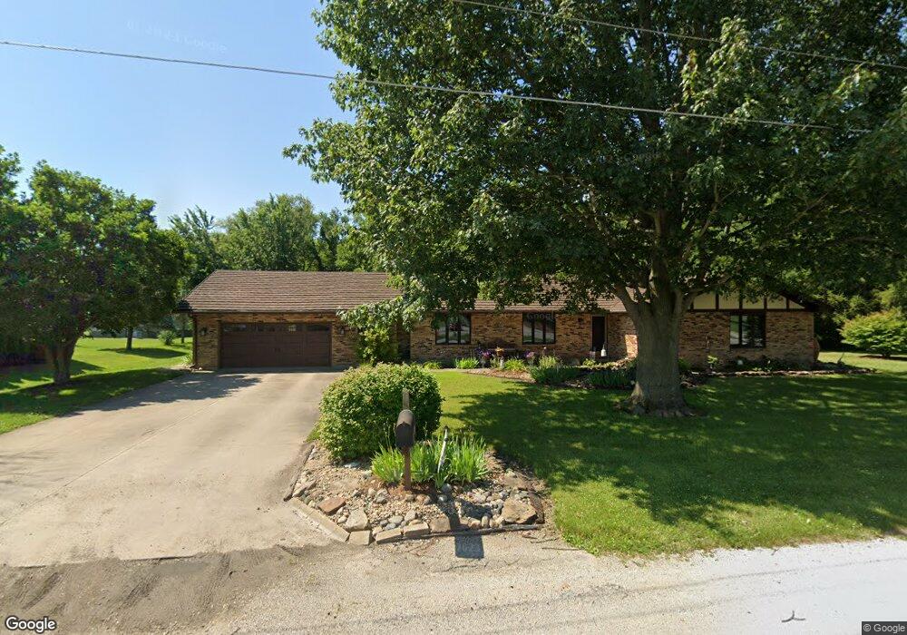 385 Campus View Dr, Lincoln, IL 62656 - photo 1