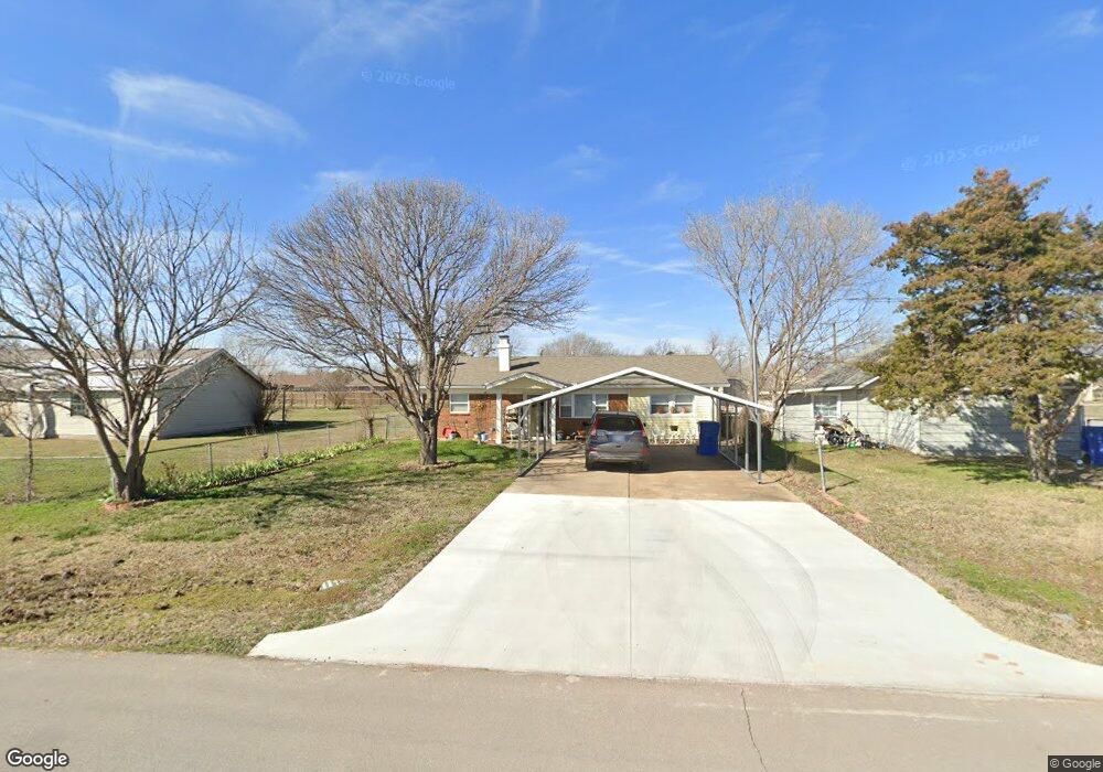512 NW 5th St, Cache, OK 73527 - photo 1