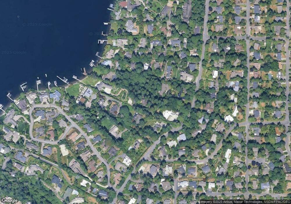 6837 W Mercer Way, Mercer Island, WA 98040 - photo 1