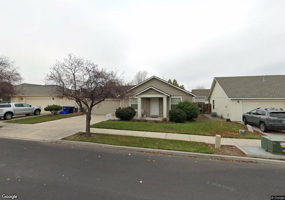 3236 SW Juniper Ave, Redmond, OR 97756 - photo 1