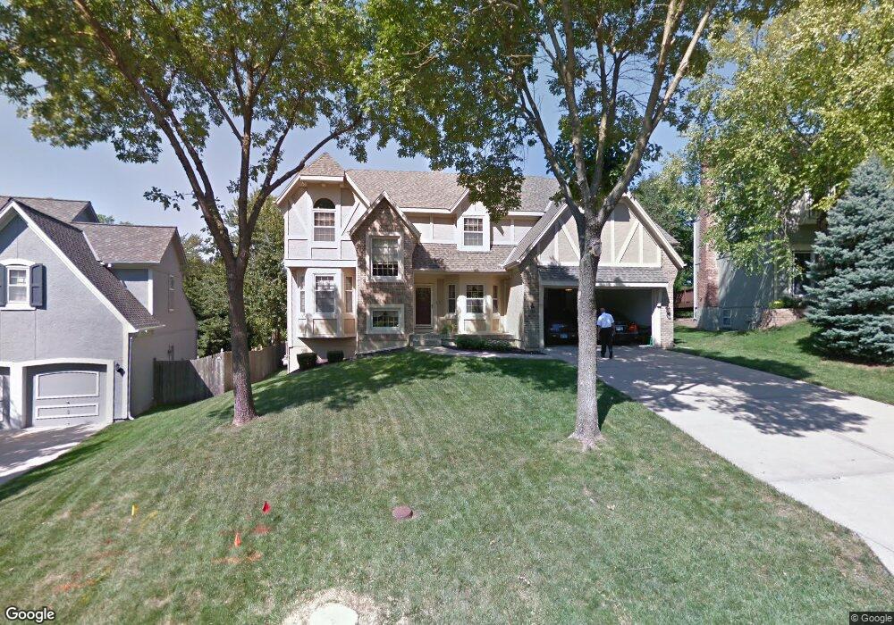 14914 Rhodes Cir, Lenexa, KS 66215 - photo 1