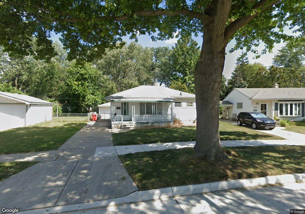 29620 Dembs Dr, Roseville, MI 48066 - photo 1