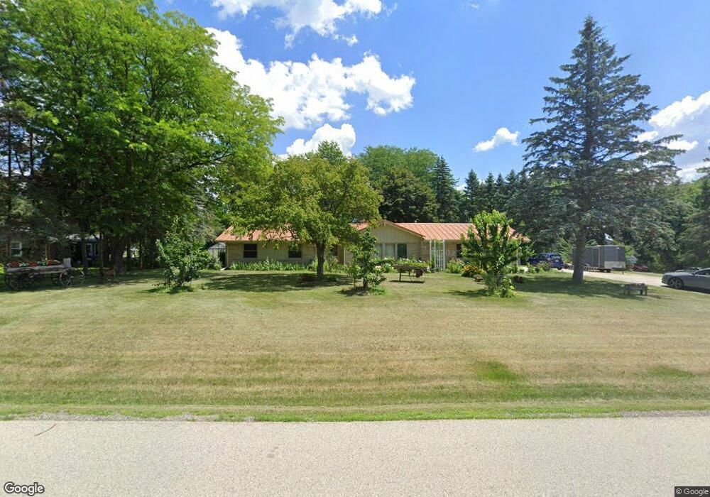 W276N4862 Lynndale Ln, Pewaukee, WI 53072 - photo 1