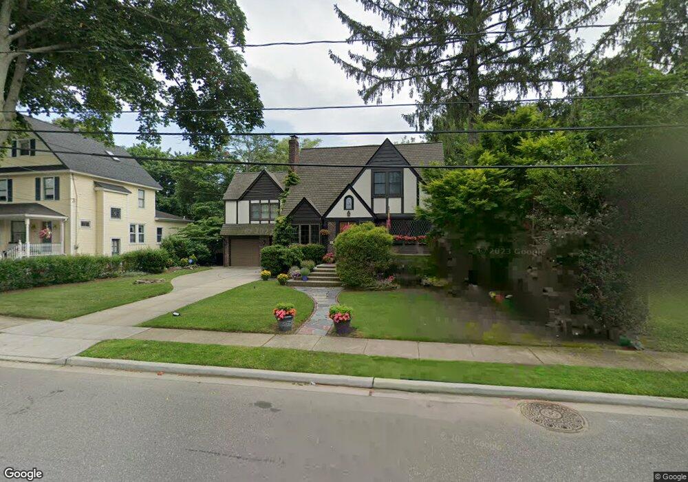 54 Sherman St, Lynbrook, NY 11563 - photo 1