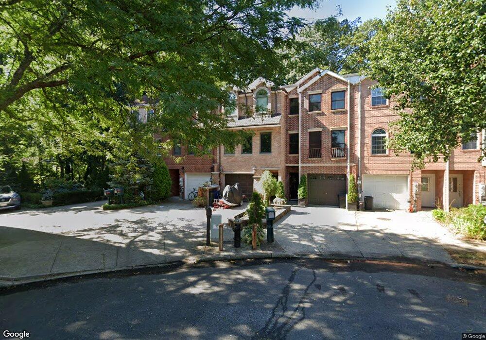 223 Wellington Ct, Staten Island, NY 10314 - photo 1