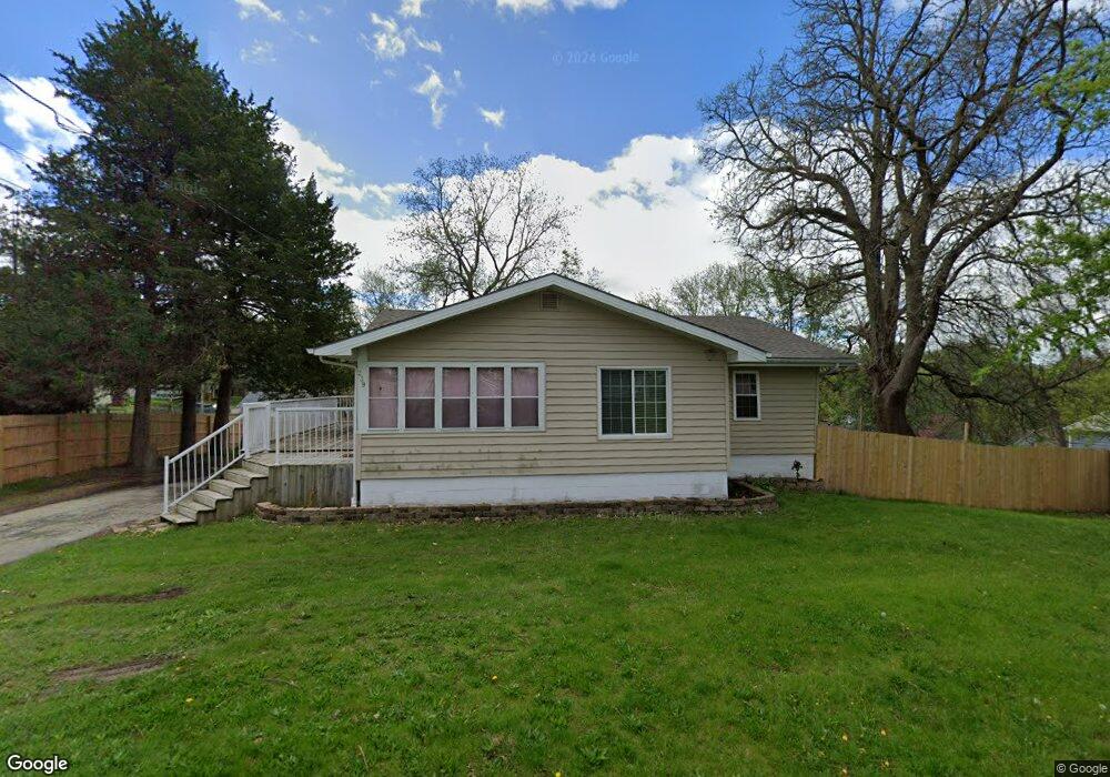 239 E Porter Ave, Des Moines, IA 50315 - photo 1