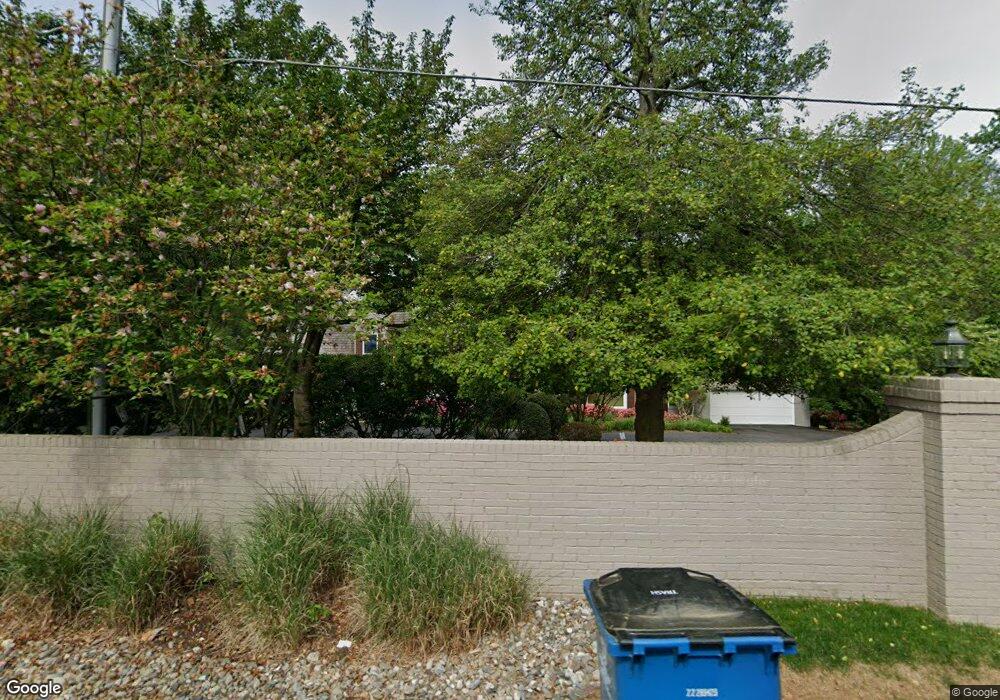 934 Bellview Rd, McLean, VA 22102 - photo 1