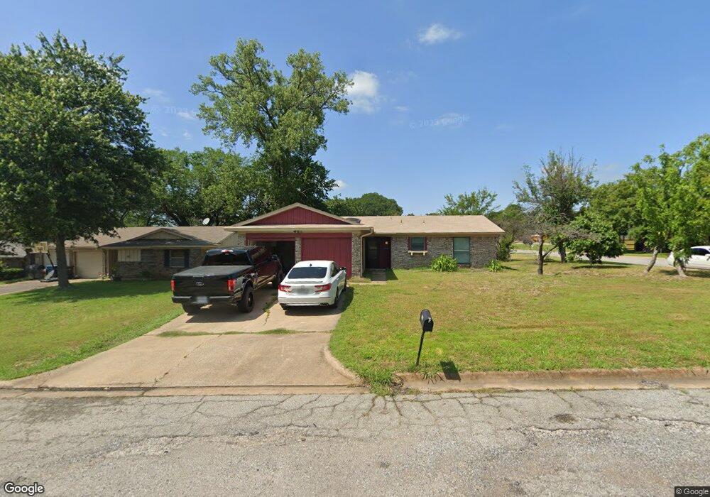 2801 Hyde Park Cir, Denison, TX 75020 - photo 1