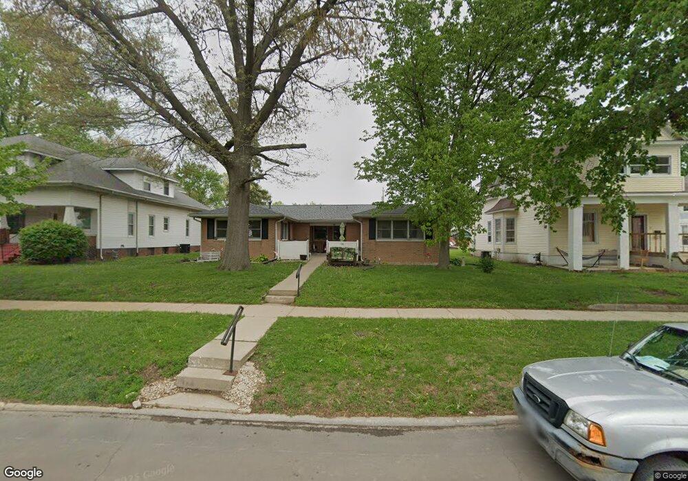 814 Wyatt Ave, Lincoln, IL 62656 - photo 1