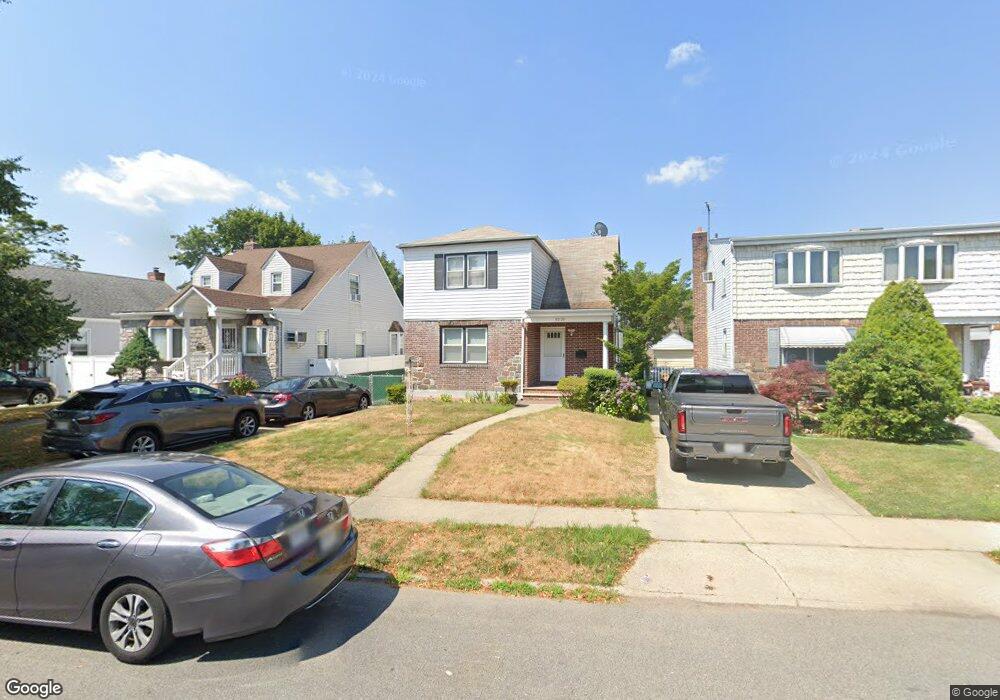 8520 248th St, Bellerose, NY 11426 - photo 1