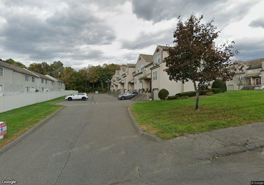 34 Taft Point unit POINTE, Waterbury, CT 06708 - photo 1