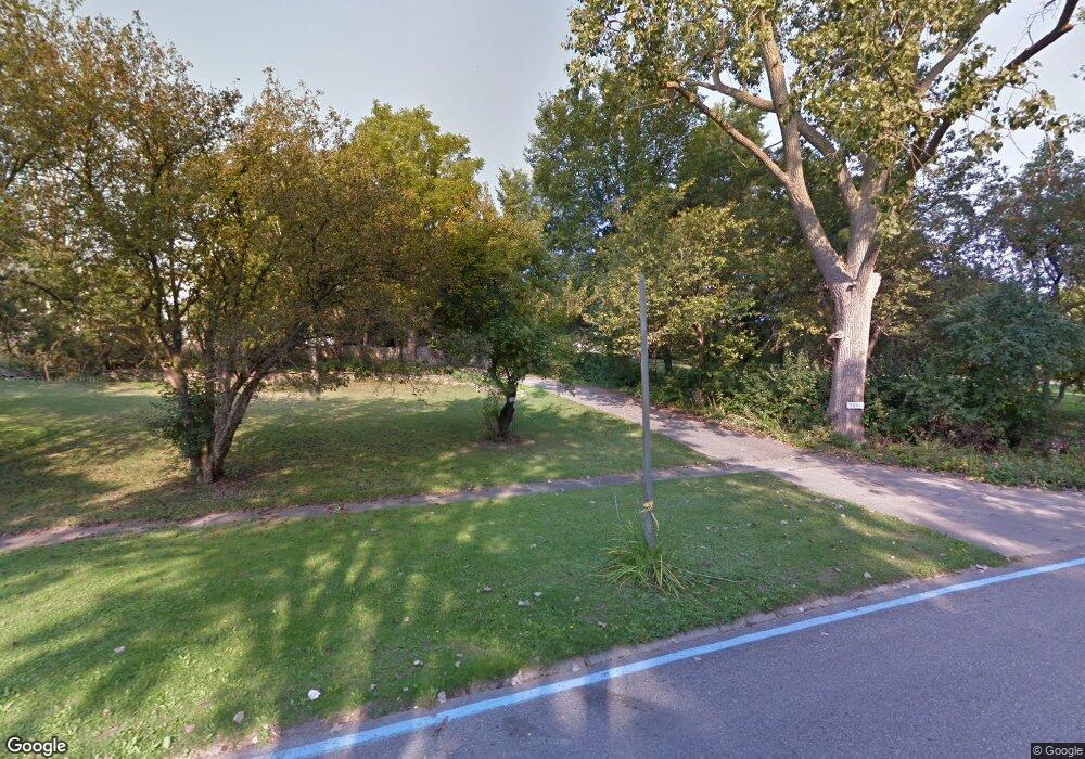 3502 Hawthorne Dr, Flint, MI 48503 - photo 1