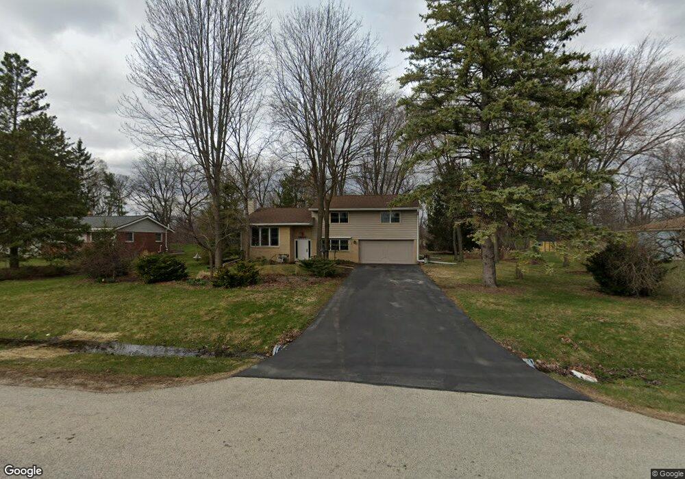 11800 W Belmar Dr, Franklin, WI 53132 - photo 1