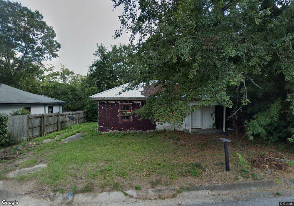 304 Chalker St, Dothan, AL 36301 - photo 1