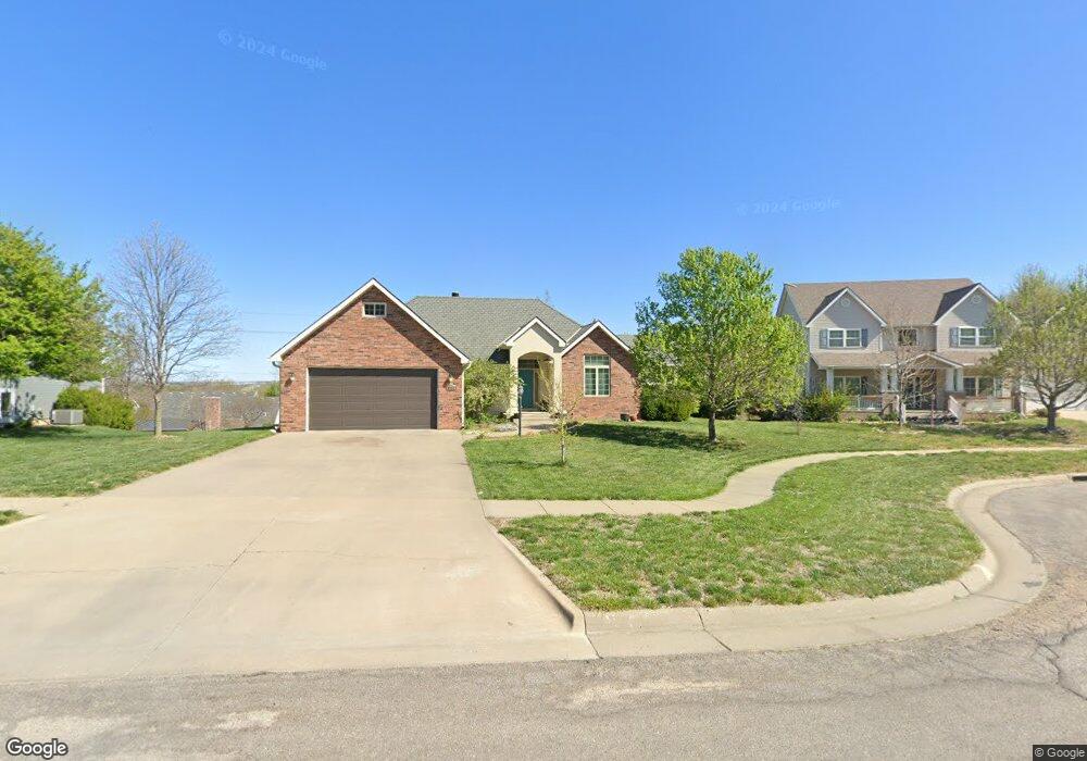 5108 SW Field Crest Ct, Topeka, KS 66610 - photo 1