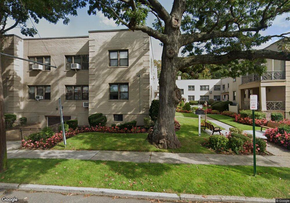 300 Cedarhurst Ave, Cedarhurst, NY 11516 - photo 1