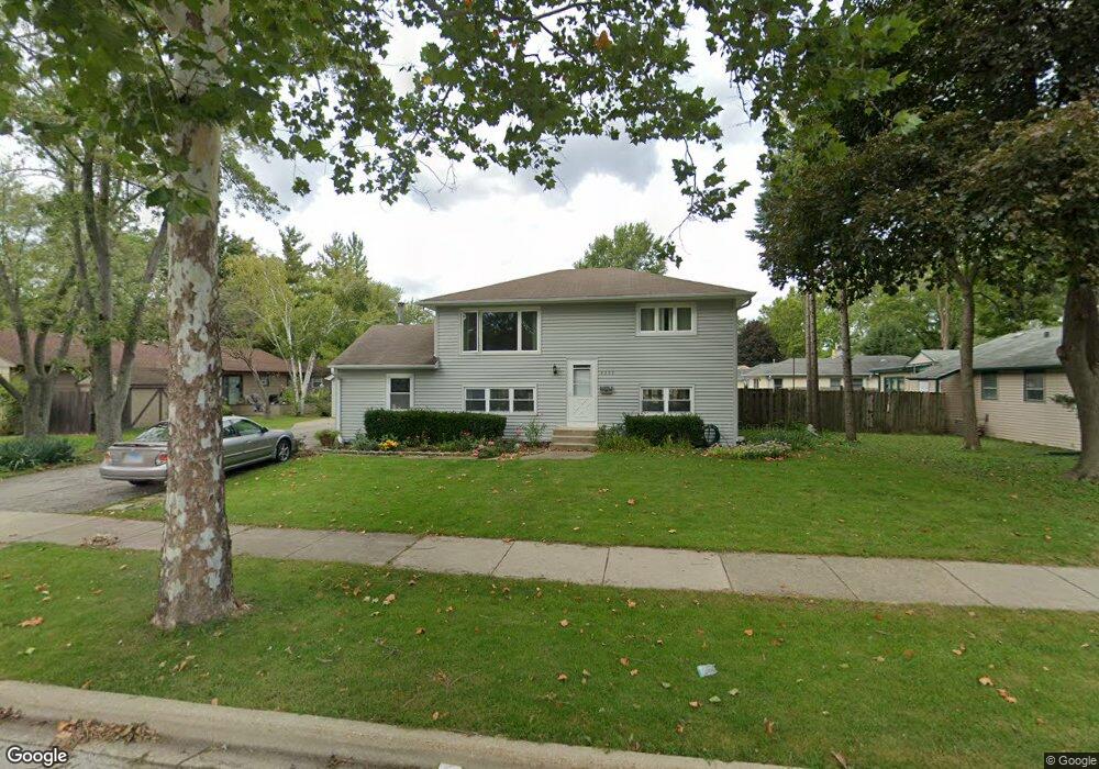 2202 Grouse Ln, Rolling Meadows, IL 60008 - photo 1