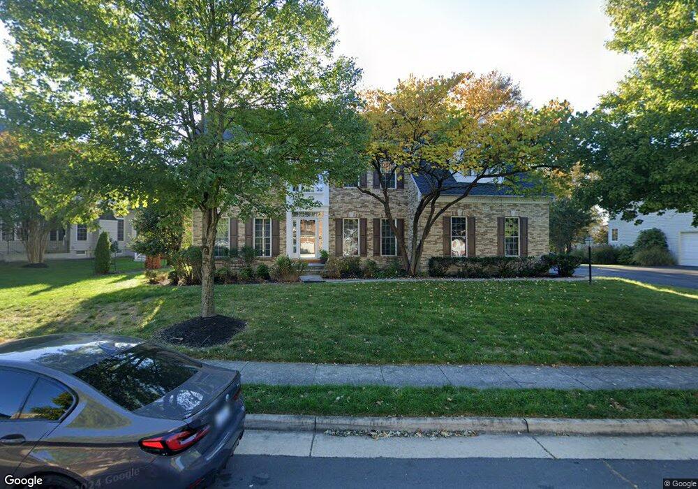 25707 South Village Dr, Chantilly, VA 20152 - photo 1