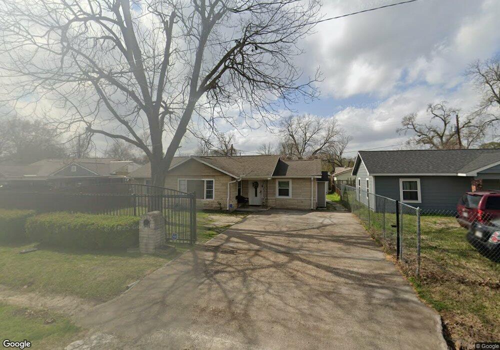 9233 Highlawn St, Houston, TX 77022 - photo 1