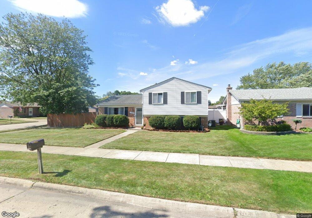 29893 Drager Dr, Roseville, MI 48066 - photo 1