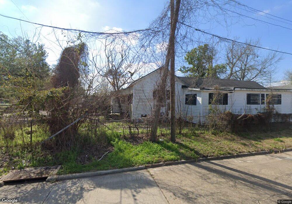 725 N Blake St, Lake Charles, LA 70601 - photo 1