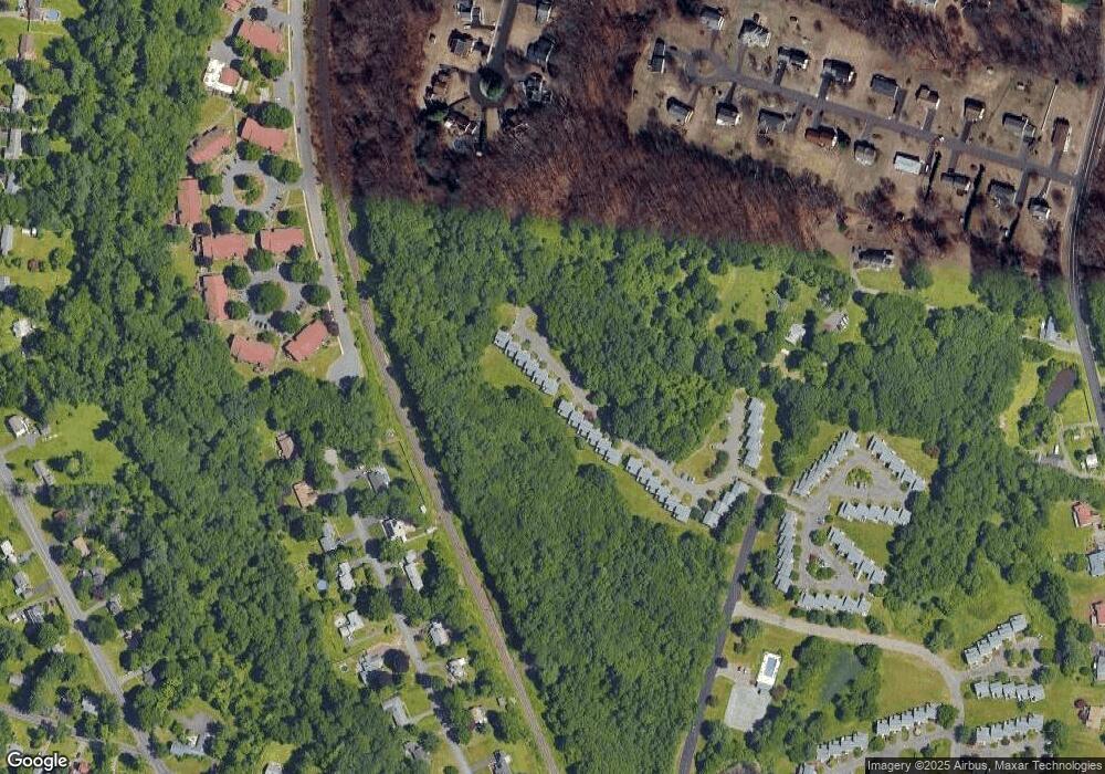 33 Tamarack Dr, Bloomfield, CT 06002 - photo 1