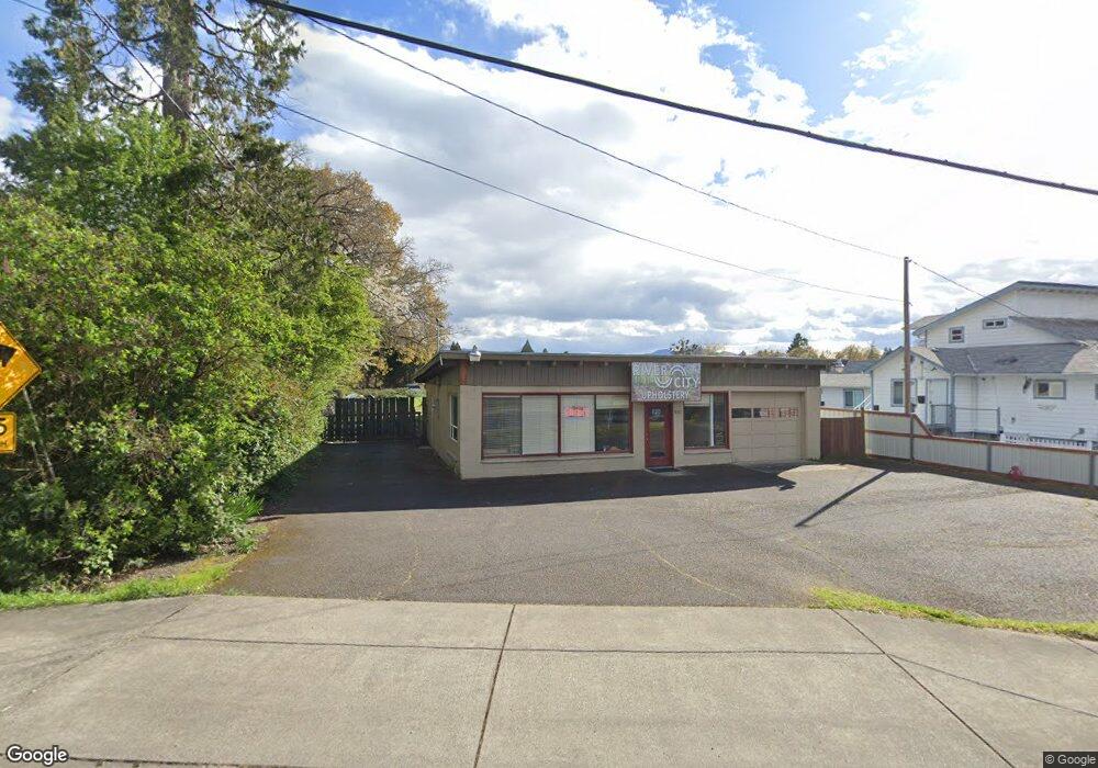 911 SE Gladiola Dr, Grants Pass, OR 97526 - photo 1