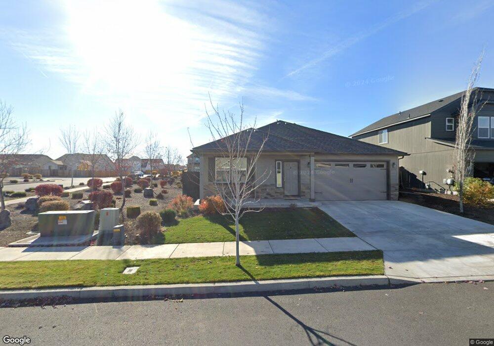 2511 NW Hemlock Ave, Redmond, OR 97756 - photo 1