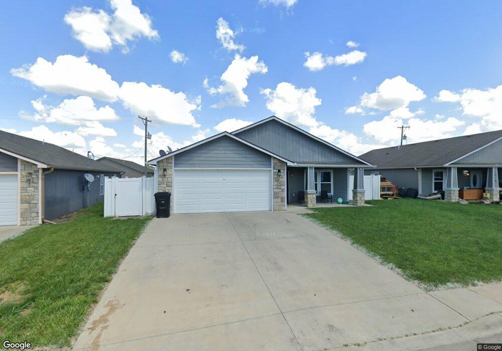 7012 SW Wheatfield Ln, Topeka, KS 66619 - photo 1