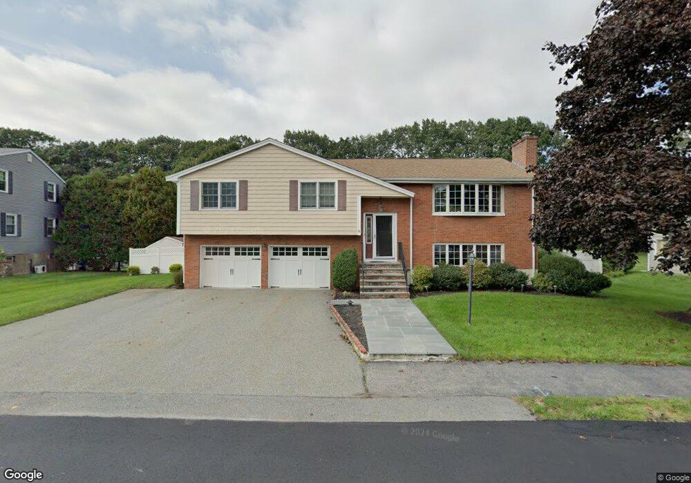 38 Fieldstone Dr, Stoneham, MA 02180 - photo 1