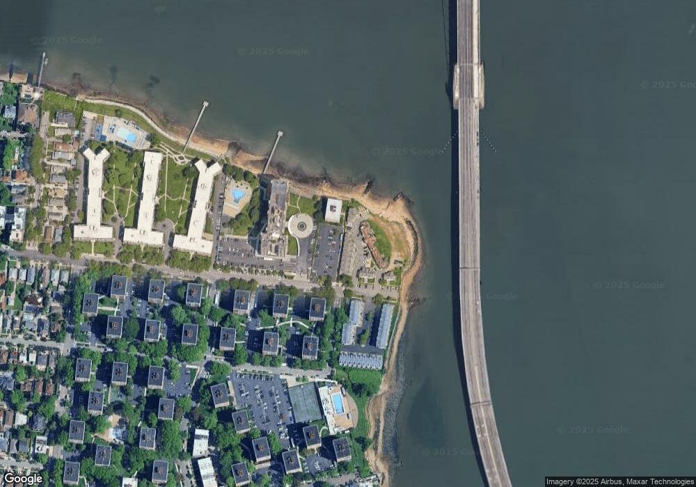 16705 Powells Cove Blvd unit 21, Whitestone, NY 11357 - photo 1