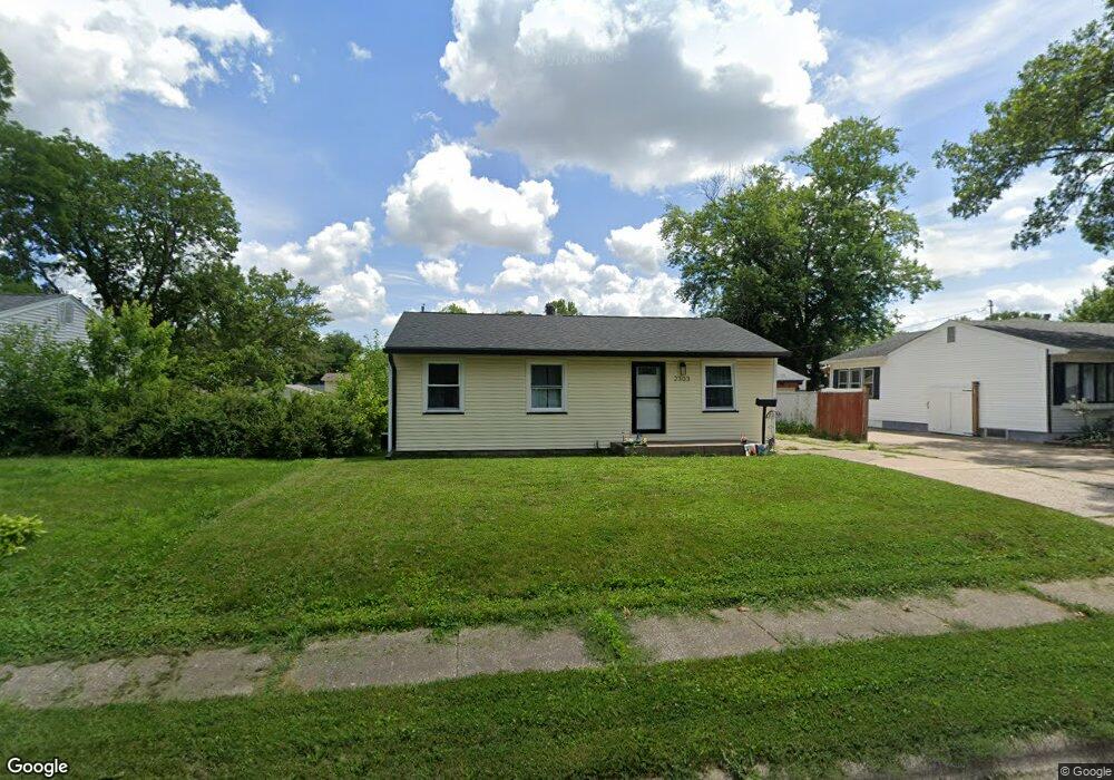 2303 N Zenith Ave, Davenport, IA 52804 - photo 1