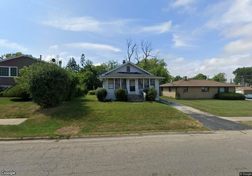 812 N Mcaree Rd, Waukegan, IL 60085 - photo 1