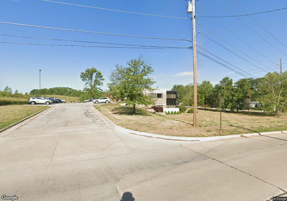 2330 12th St SW, Cedar Rapids, IA 52404 - photo 1