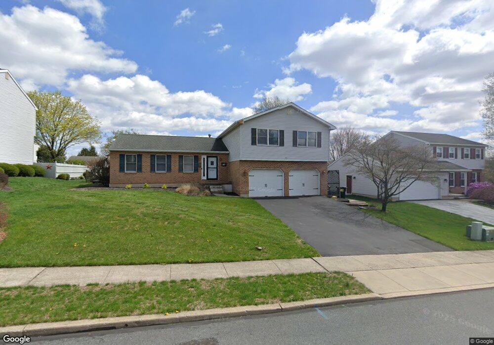 207 Lisa Ln, Reading, PA 19606 - photo 1