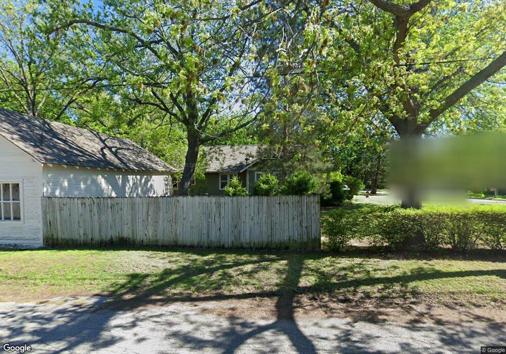 1404 S Lindsay St, Gainesville, TX 76240 - photo 1