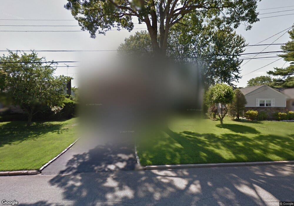 15 Driftwood Dr, Glen Cove, NY 11542 - photo 1