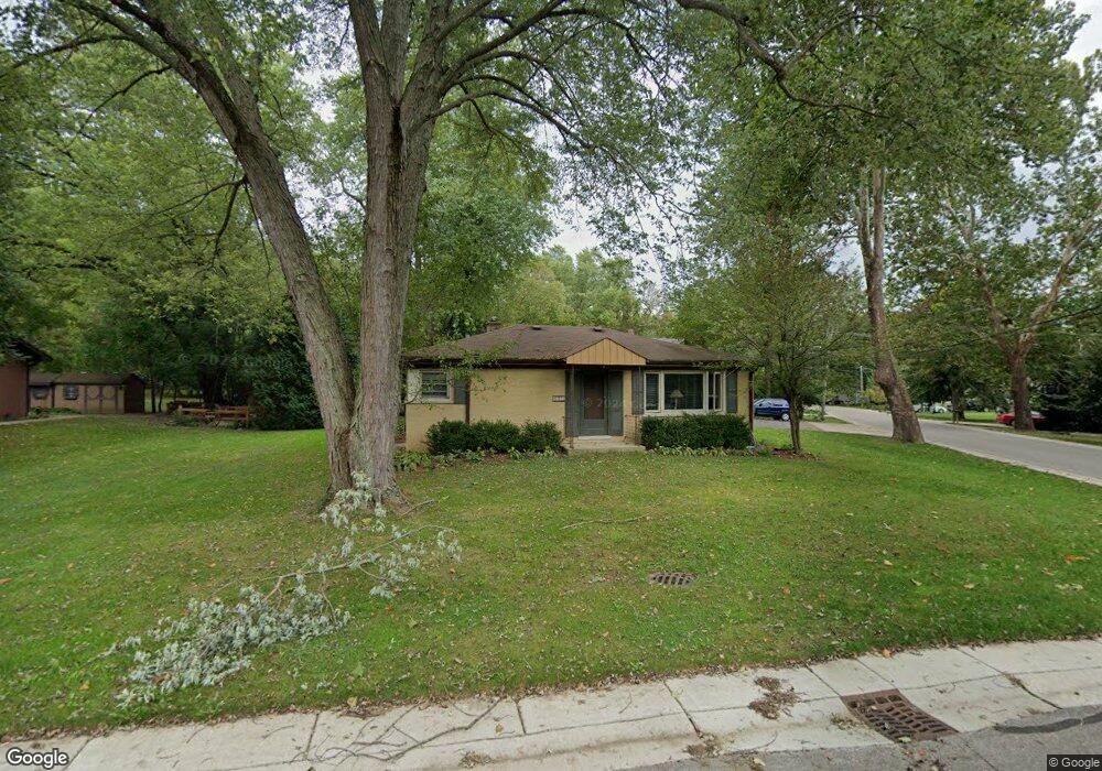 101 Cherokee Rd, Algonquin, IL 60102 - photo 1