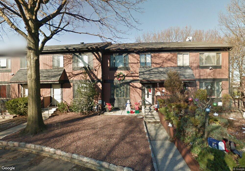 33 Hickory Ct unit 128, Staten Island, NY 10309 - photo 1