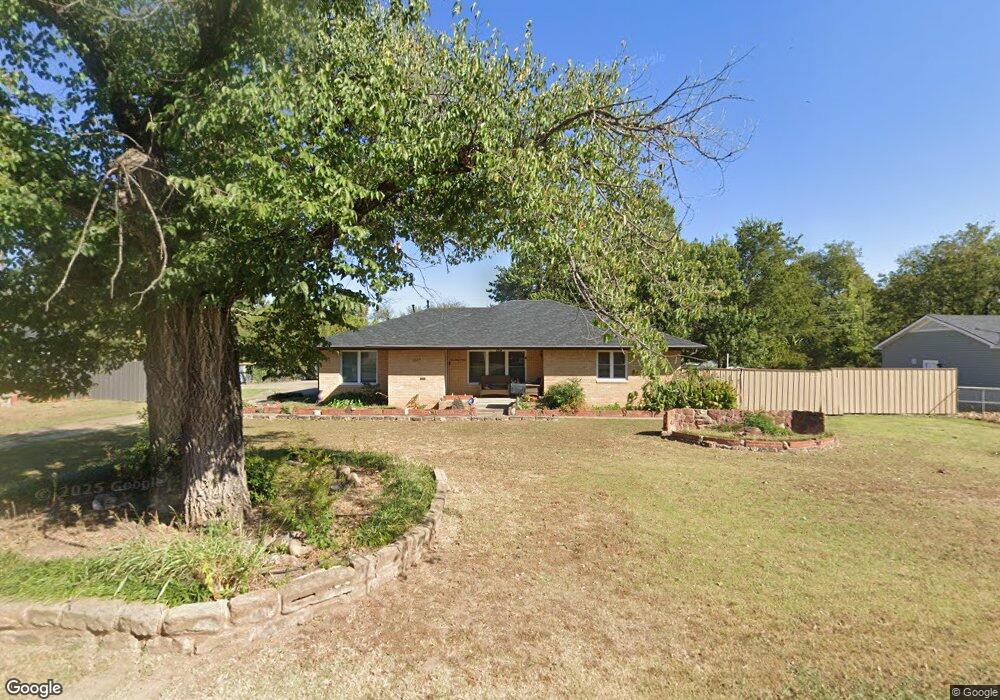 1027 N Union Ave, Shawnee, OK 74801 - photo 1
