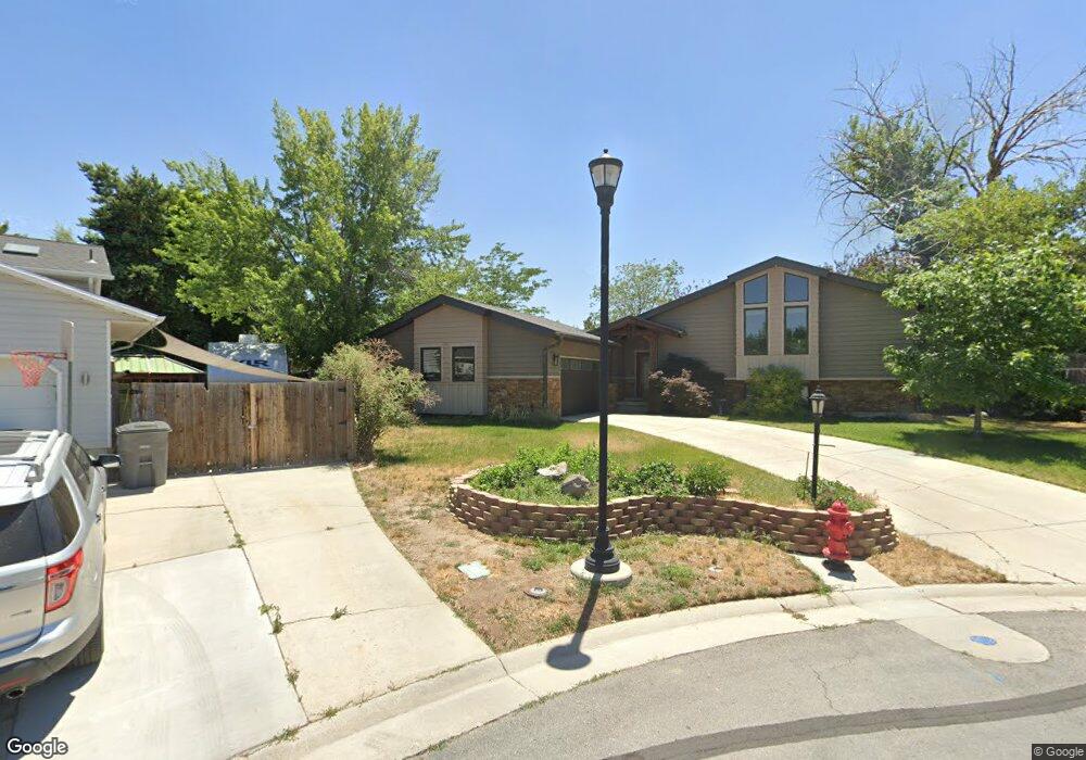 9864 Iverness Cir, South Jordan, UT 84095 - photo 1