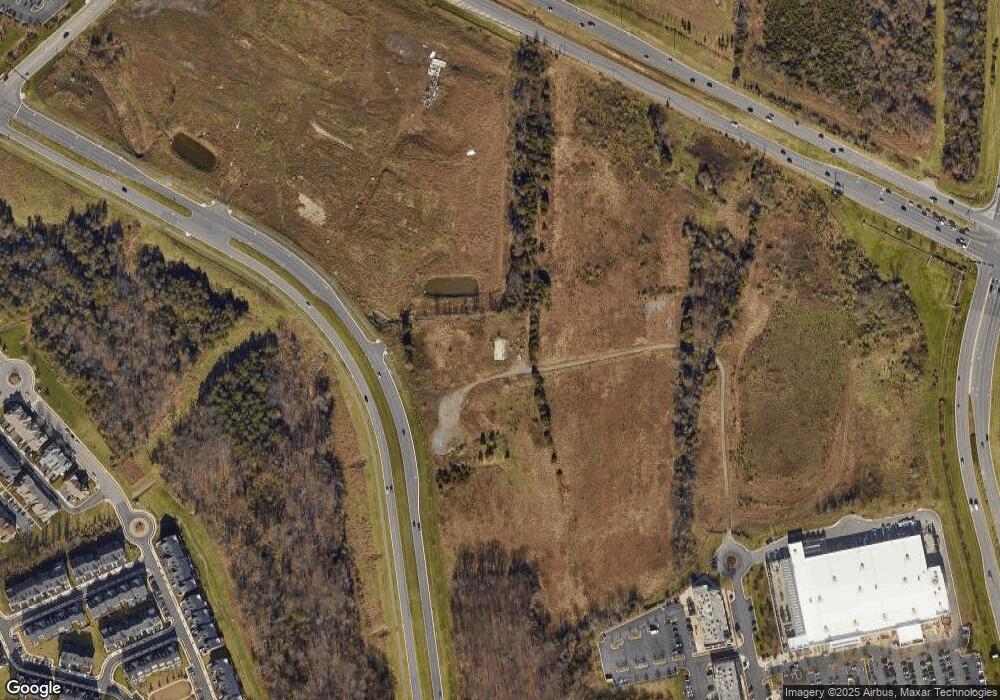 24900 Riding Plaza, Chantilly, VA 20152 - photo 1