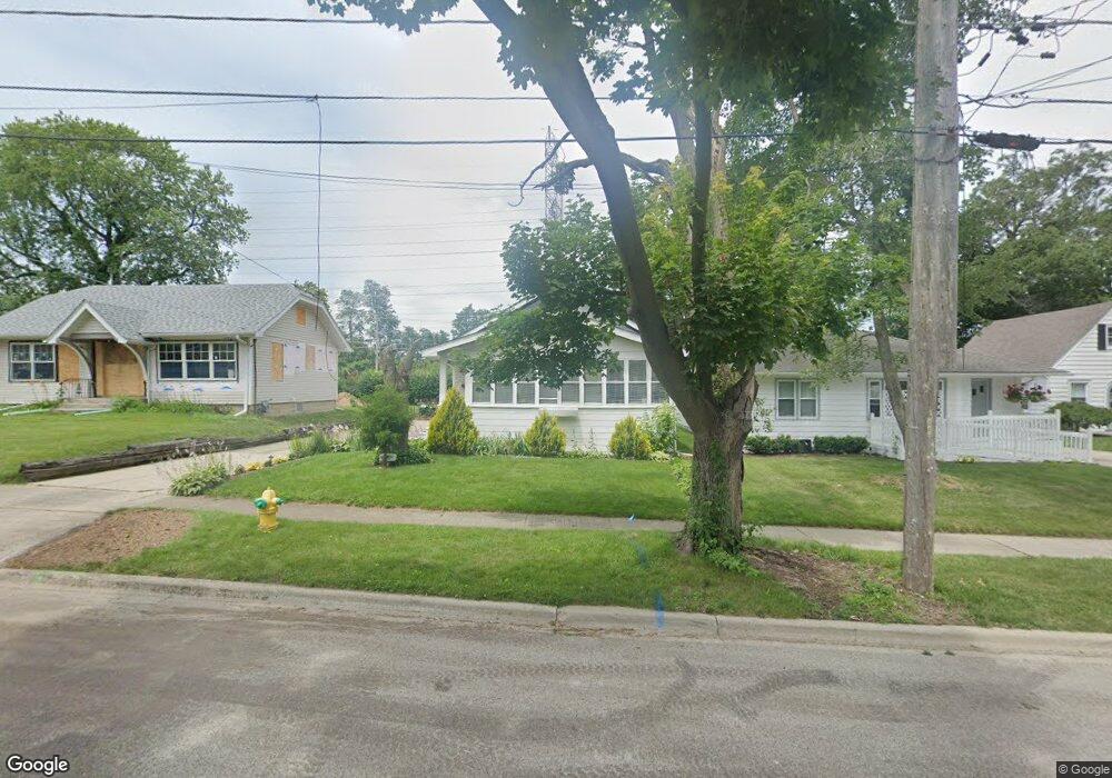 112 E Keith Ave, Waukegan, IL 60085 - photo 1