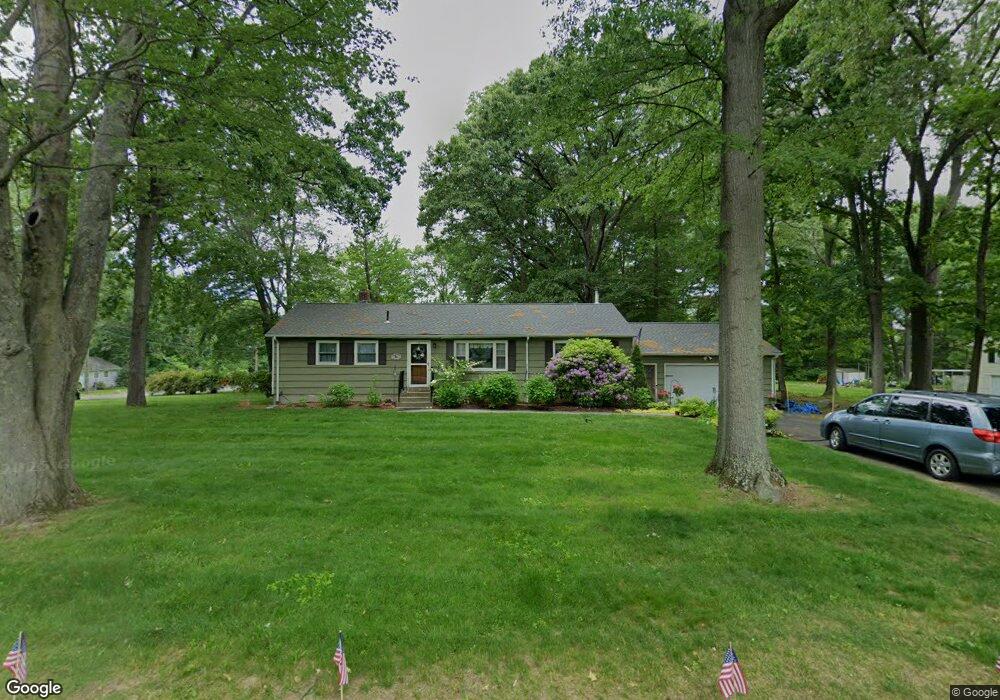 318 Putting Green Rd, Fairfield, CT 06825 - photo 1