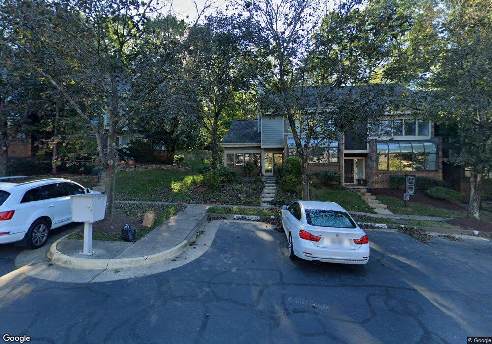 11027 Thrush Ridge Rd, Reston, VA 20191 - photo 1