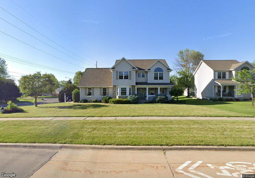 3011 W 4th St, Cedar Falls, IA 50613 - photo 1