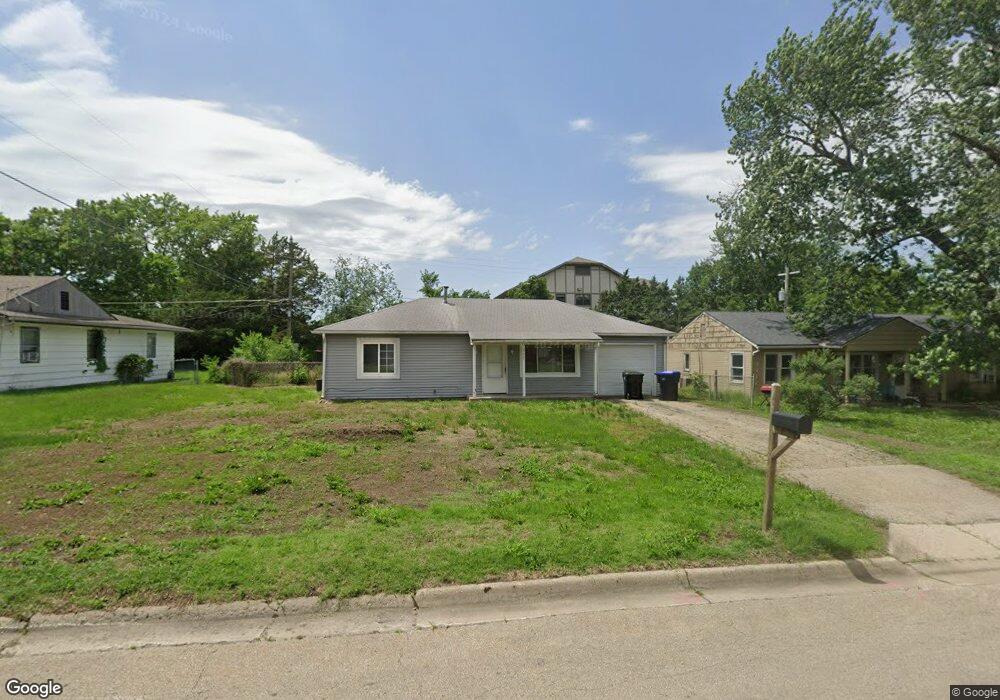 3627 SW Westview Ave, Topeka, KS 66611 - photo 1