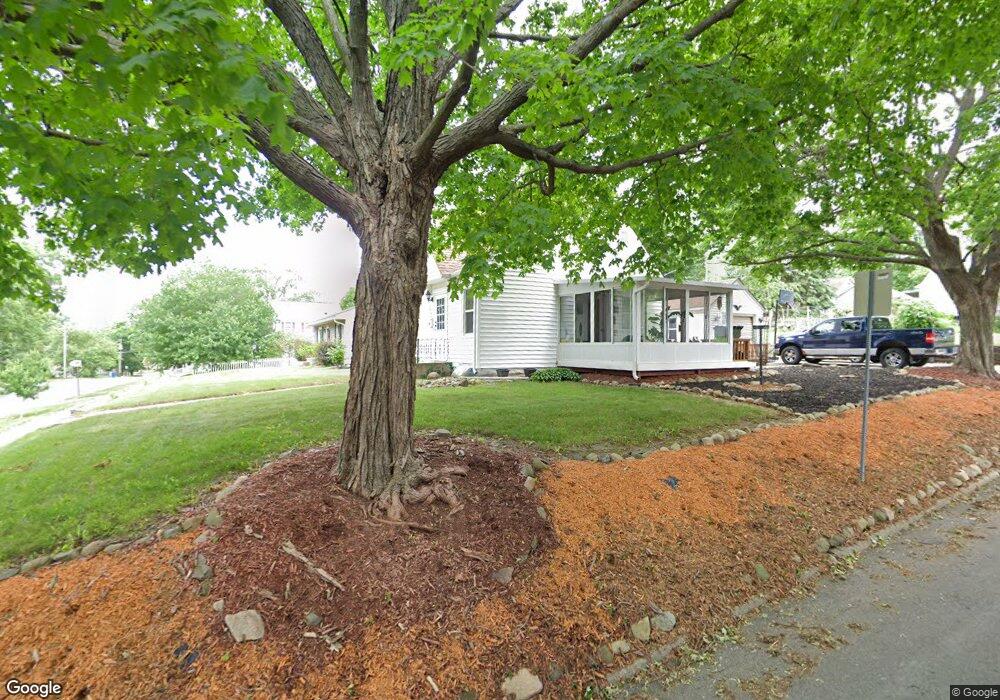 922 W 8th St, Cedar Falls, IA 50613 - photo 1