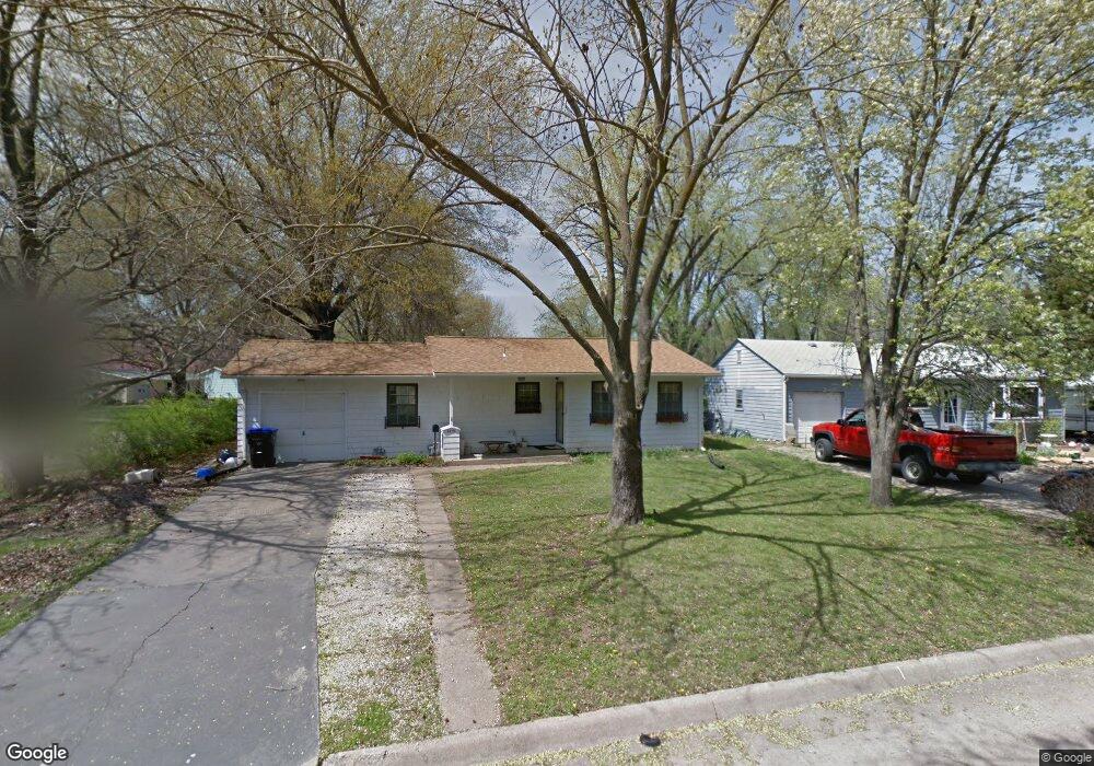 2440 SW 25th Dr, Topeka, KS 66611 - photo 1