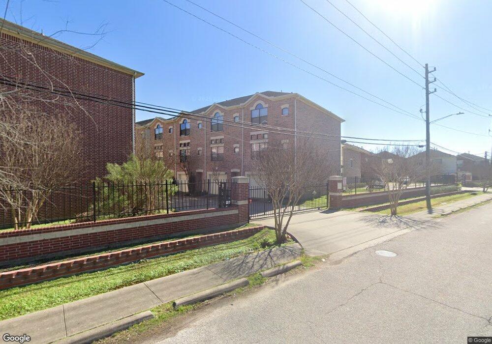 3729 Main Plaza Dr, Houston, TX 77025 - photo 1